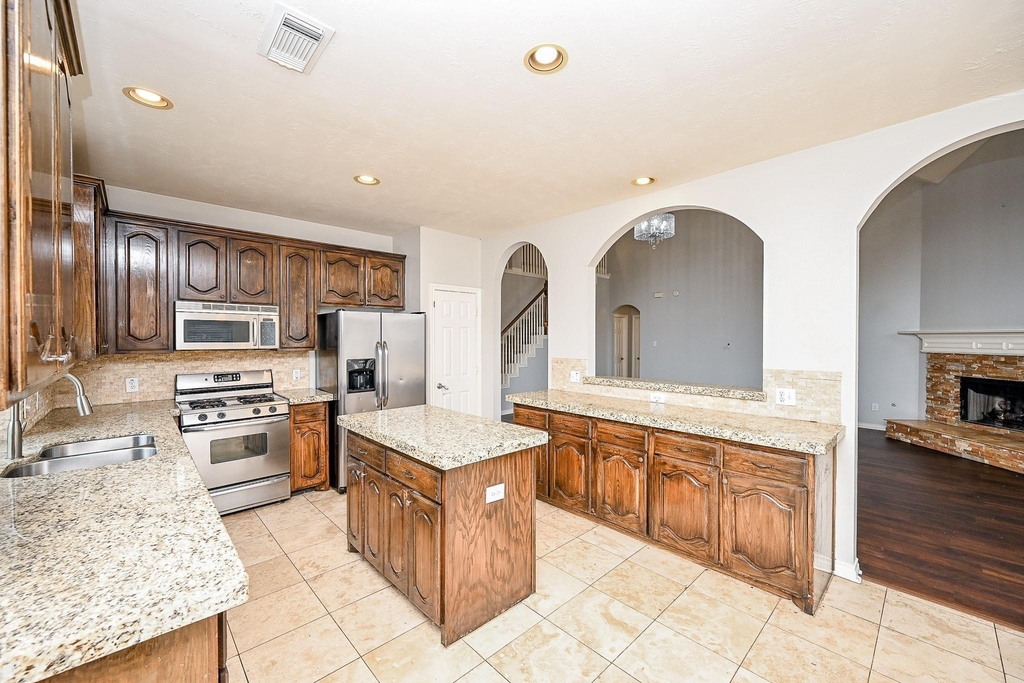 8135 Cove Timbers Lane - Photo 10