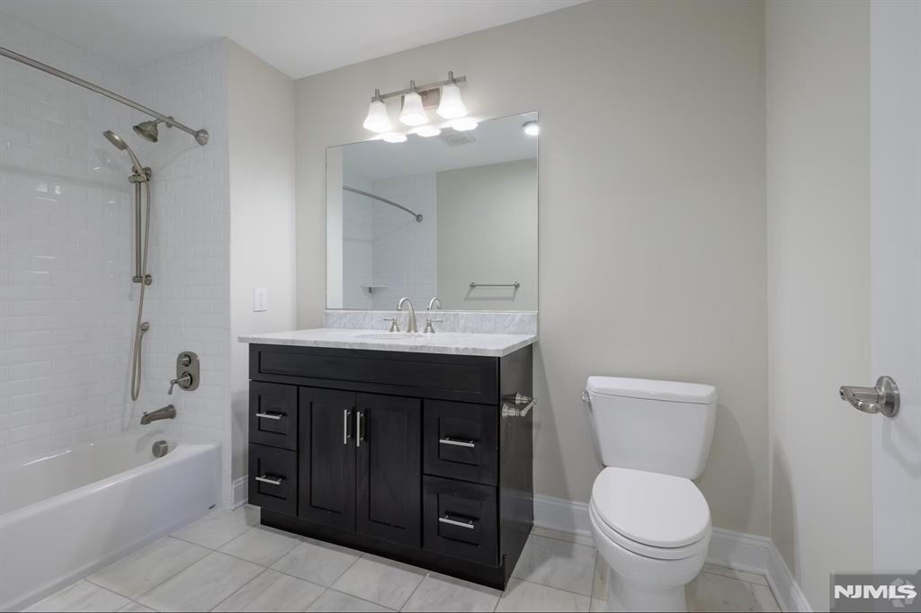 2-48 Grove - Photo 5