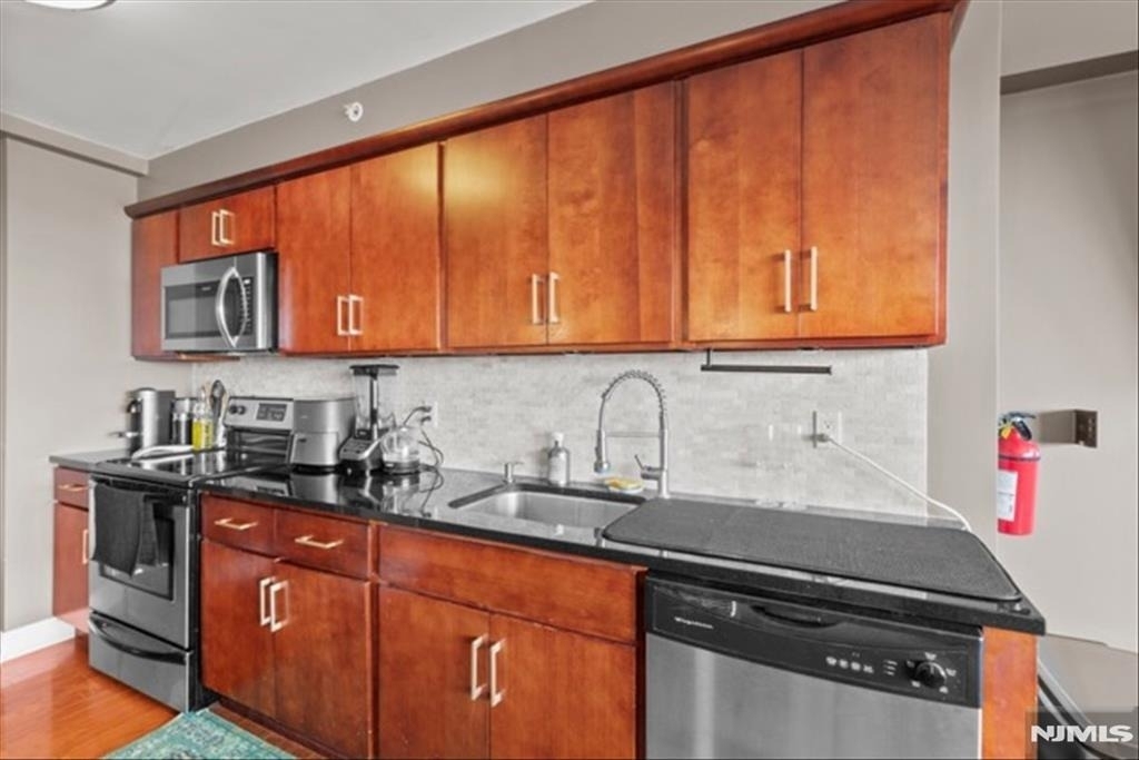 60 Parkway - Photo 10