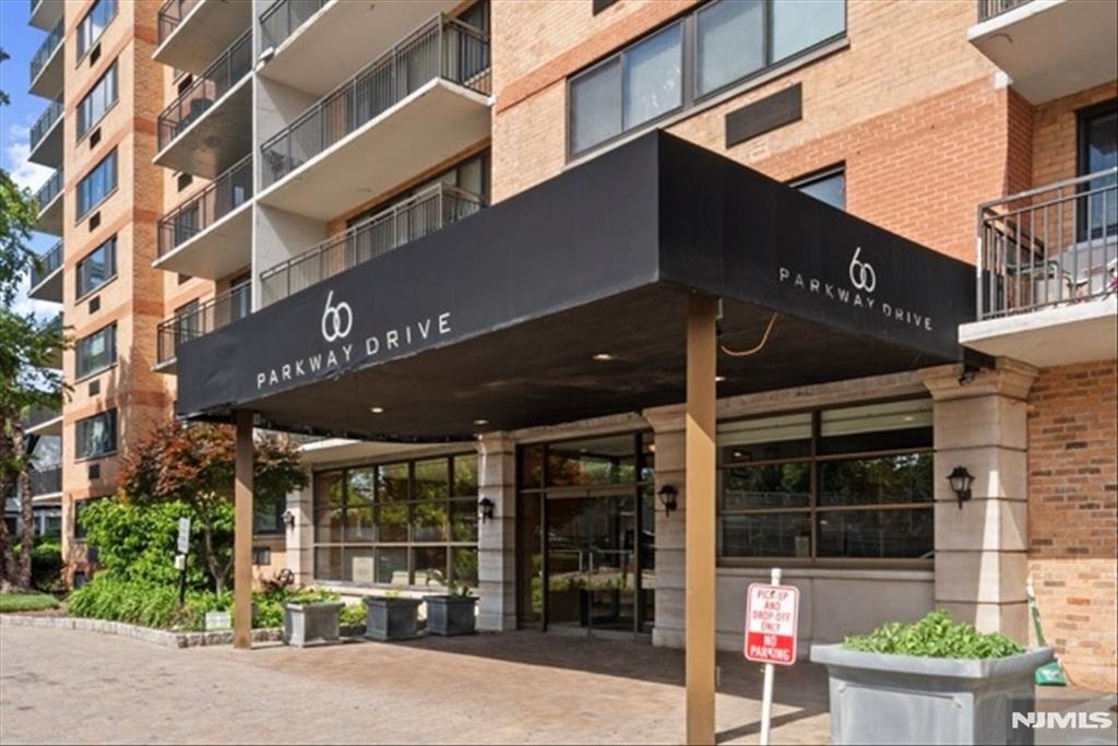 60 Parkway - Photo 1
