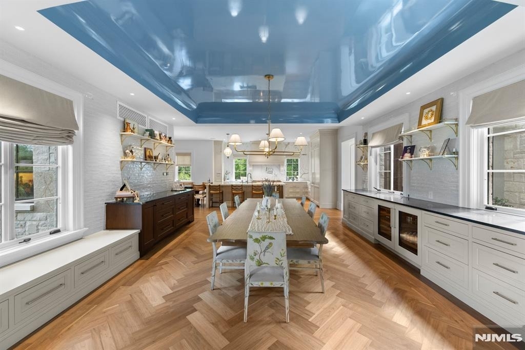 548 W Sylvan - Photo 9