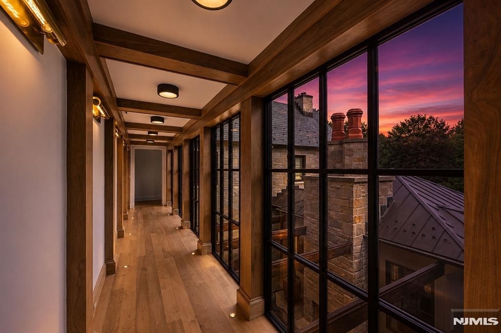 548 W Sylvan - Photo 22