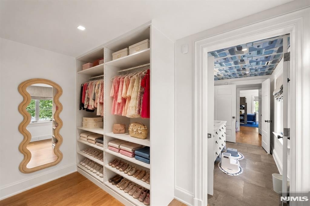 548 W Sylvan - Photo 27