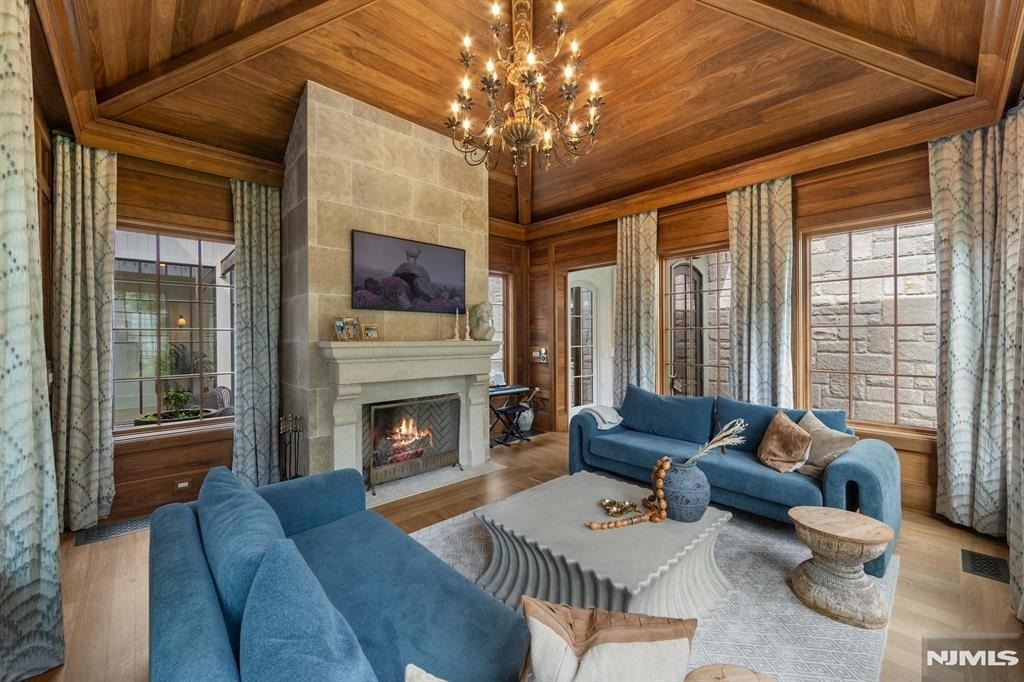 548 W Sylvan - Photo 17