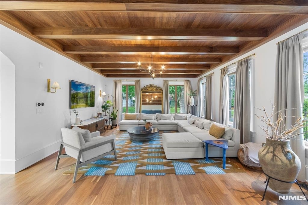 548 W Sylvan - Photo 8
