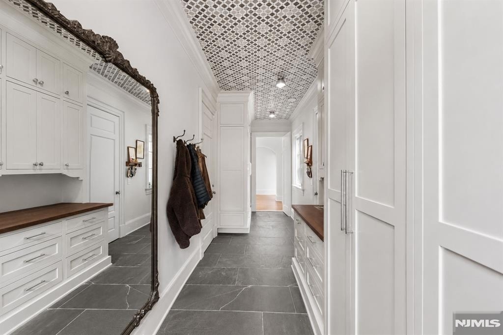 548 W Sylvan - Photo 21
