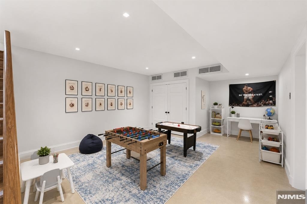 548 W Sylvan - Photo 34