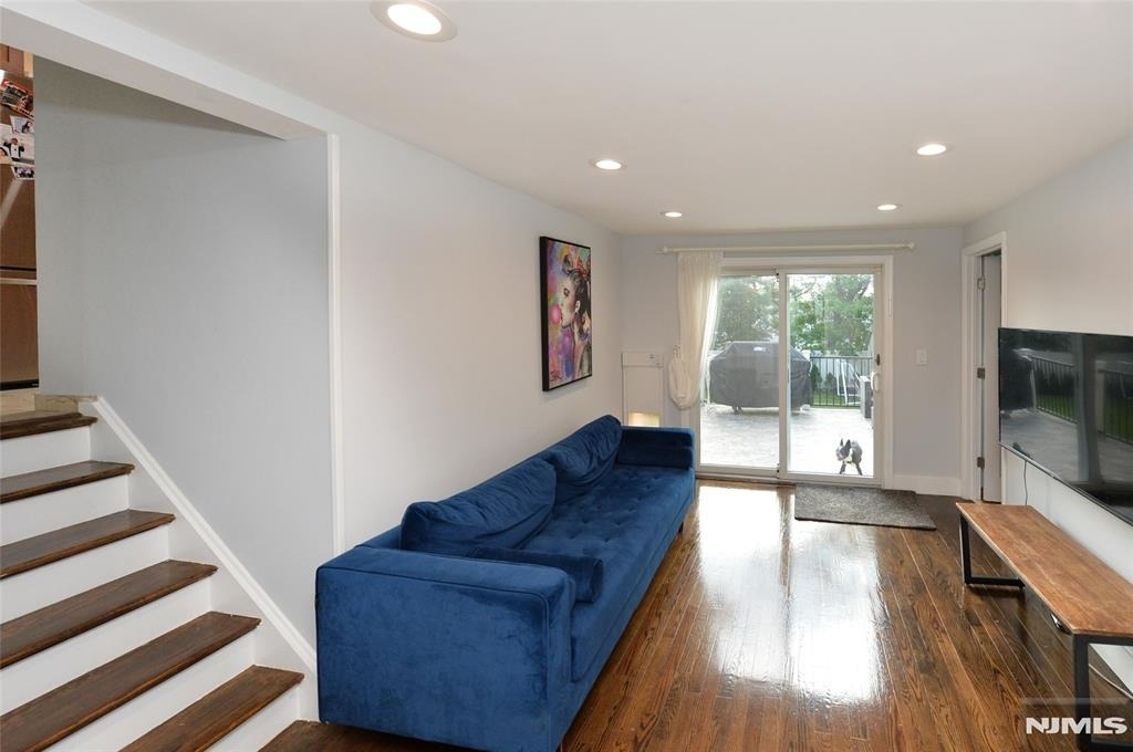154 Middlesex - Photo 9