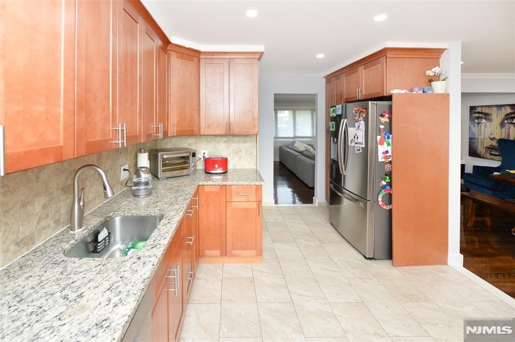 154 Middlesex - Photo 7