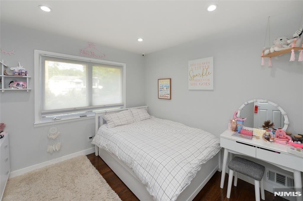 154 Middlesex - Photo 24