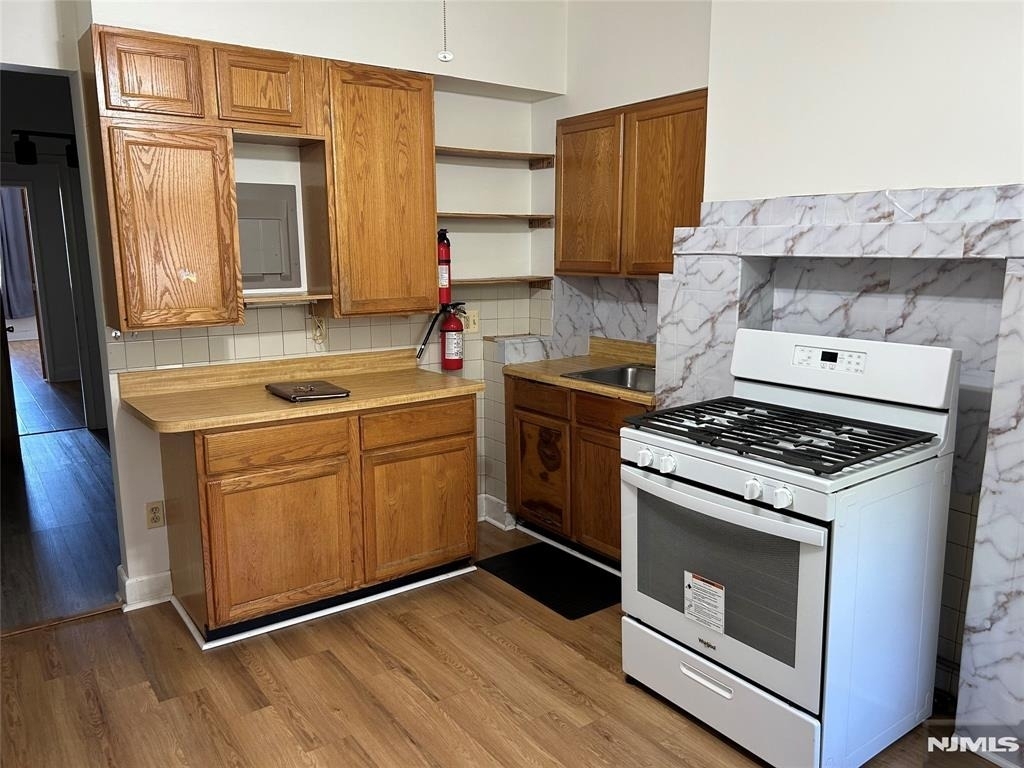 139 Johnston - Photo 5