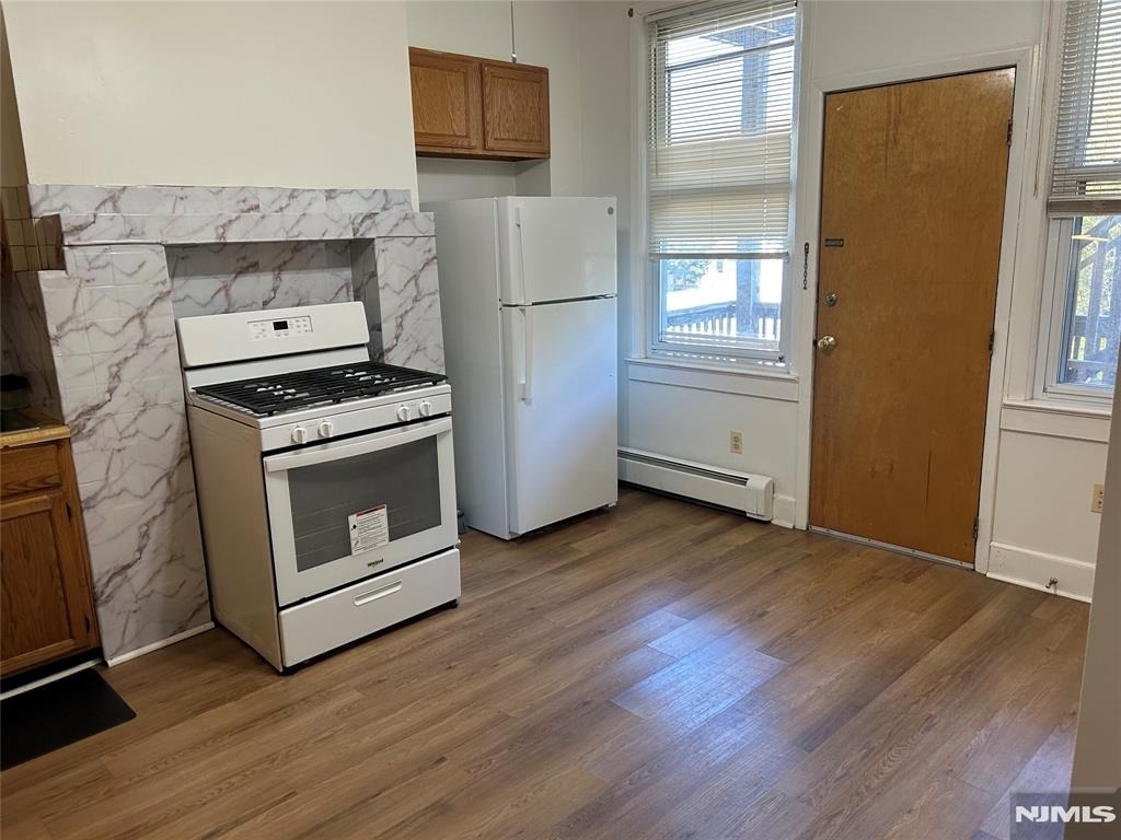 139 Johnston - Photo 0