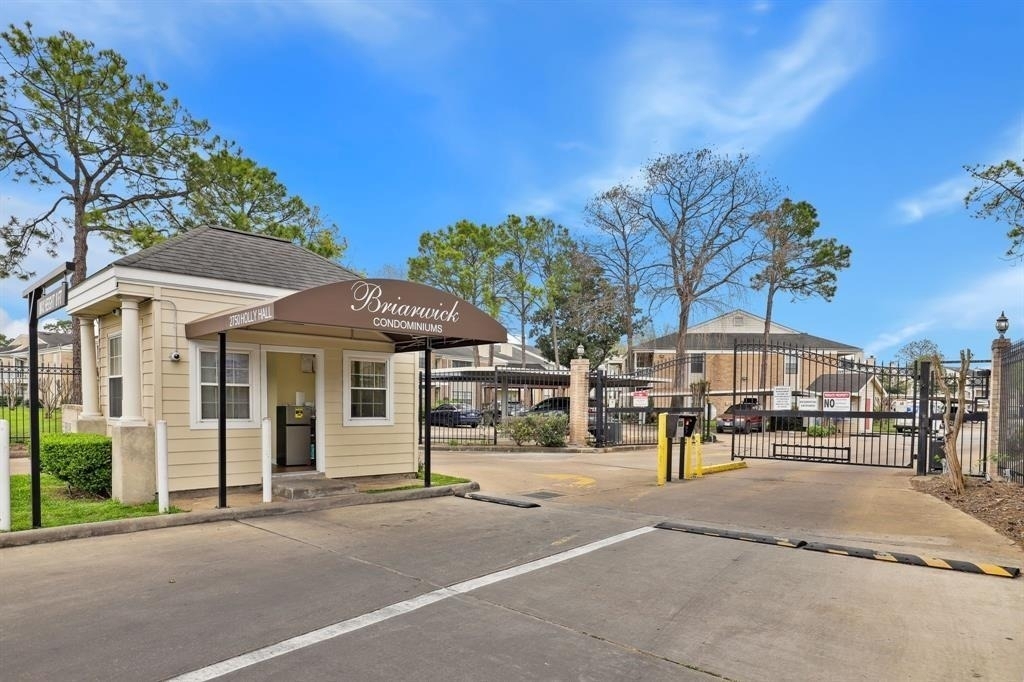2750 Holly Hall Street - Photo 33