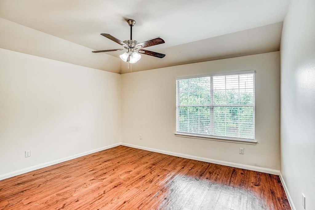 18747 Dennington Drive - Photo 6