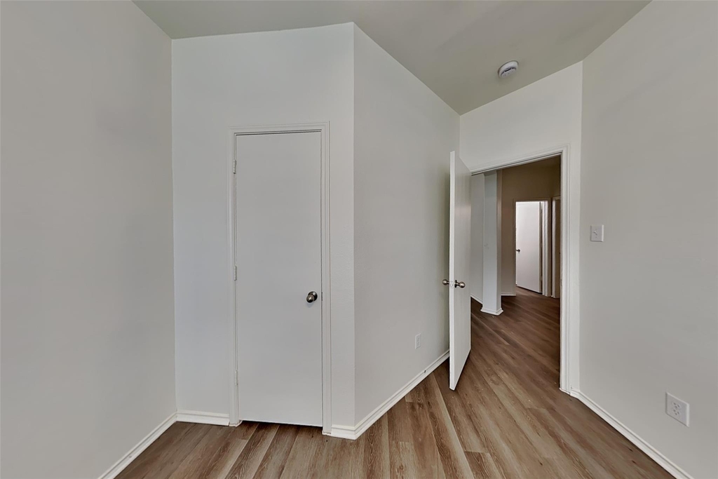 10016 Sterling Place Drive - Photo 18