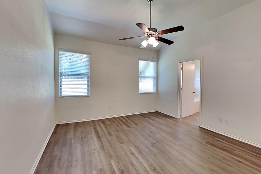 10016 Sterling Place Drive - Photo 8