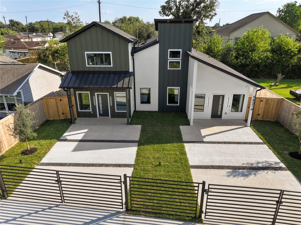 4214 Clover Street - Photo 0