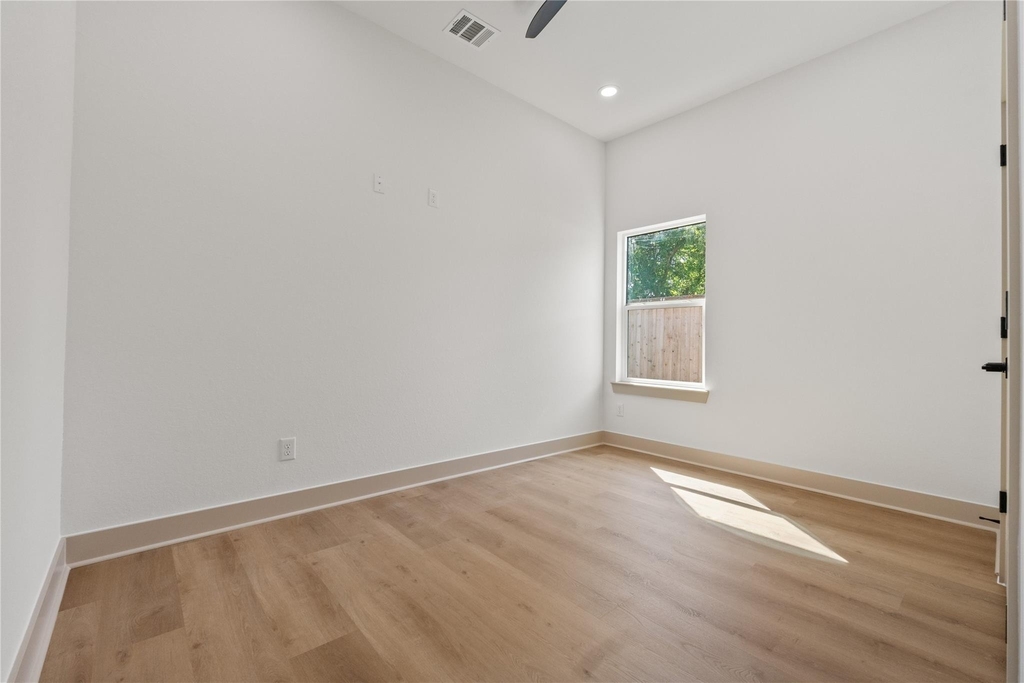 4214 Clover Street - Photo 16