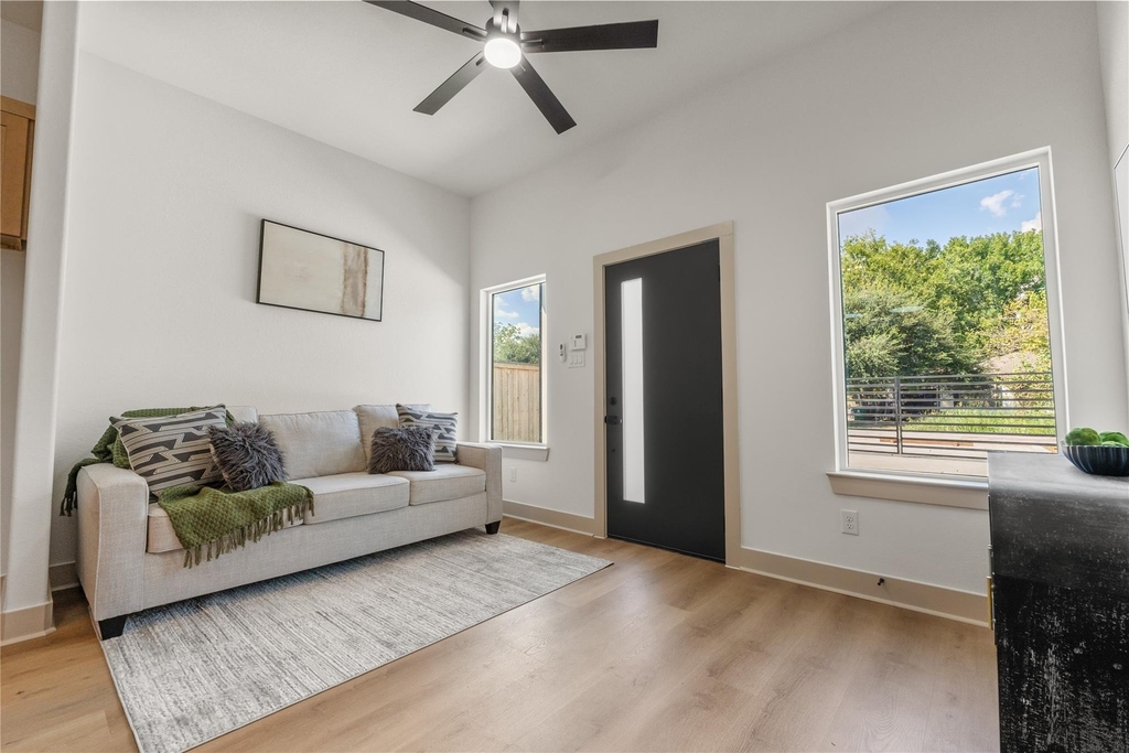 4214 Clover Street - Photo 5