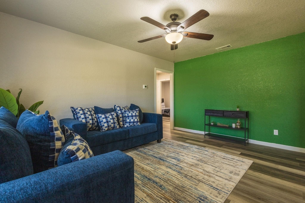 106 Mimosa St - Photo 4