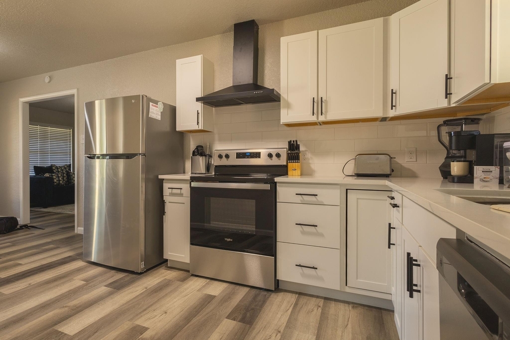 106 Mimosa St - Photo 2