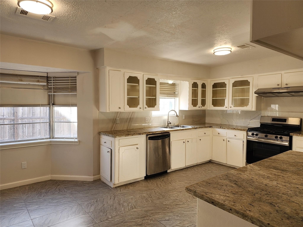 8531 Hiawatha Drive - Photo 6