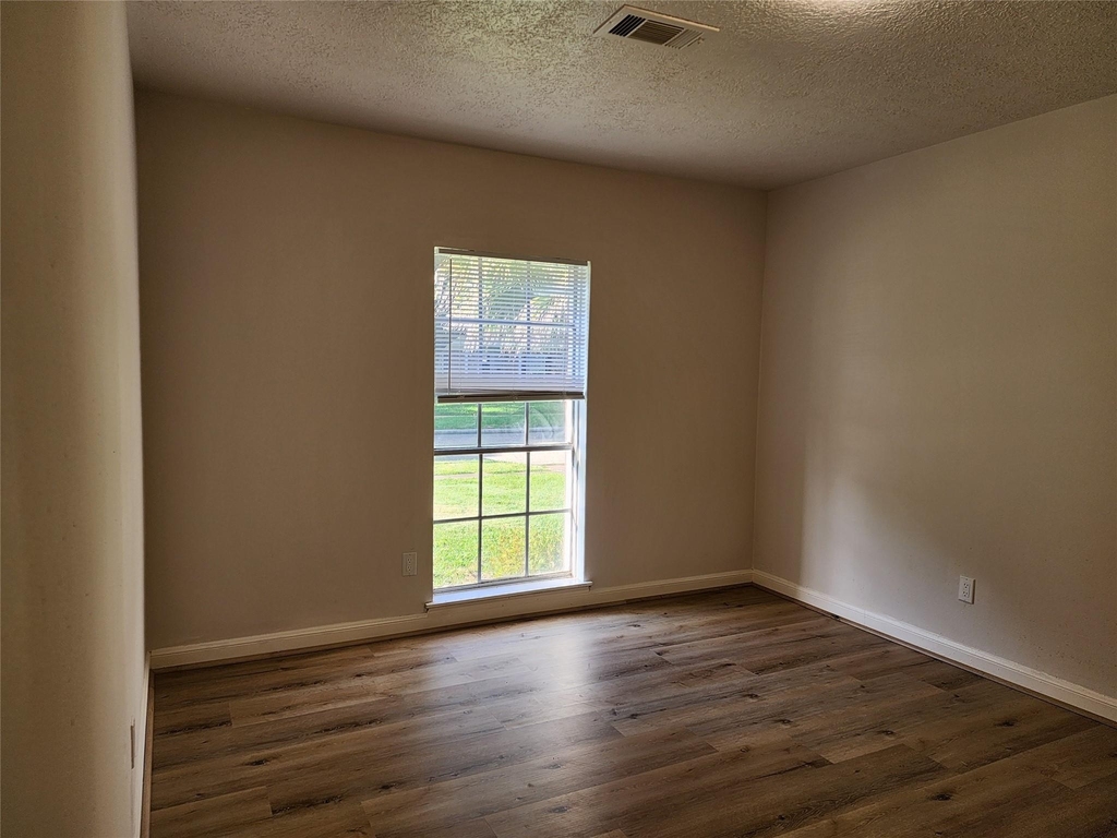 8531 Hiawatha Drive - Photo 11