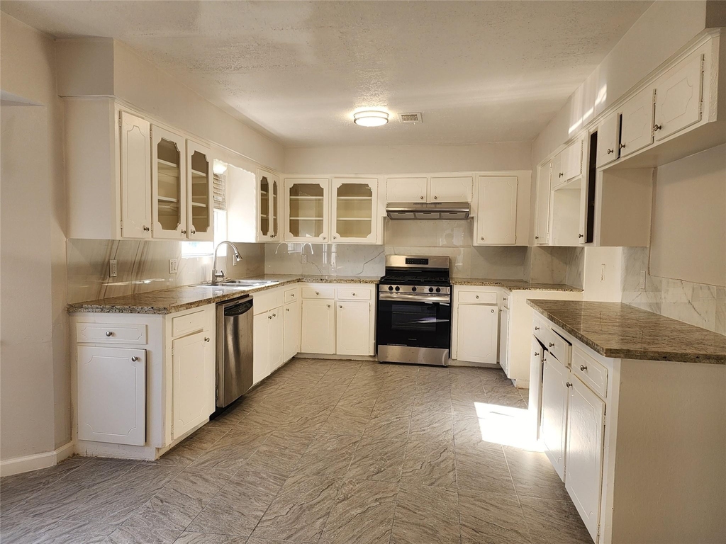 8531 Hiawatha Drive - Photo 5