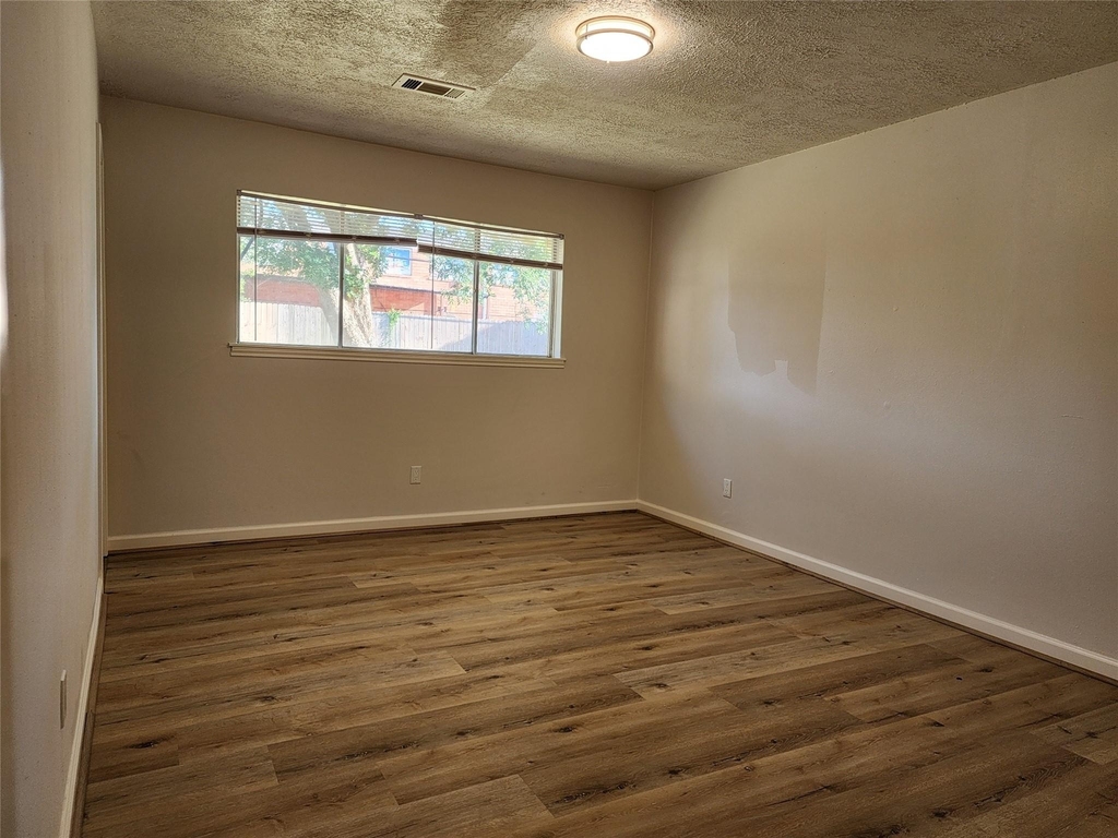 8531 Hiawatha Drive - Photo 12