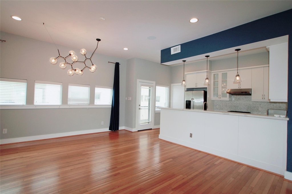 4701 Caroline Street - Photo 8