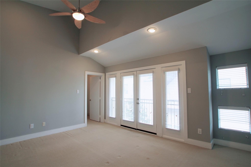 4701 Caroline Street - Photo 17