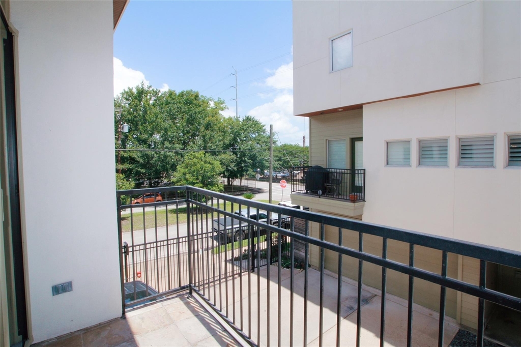 4701 Caroline Street - Photo 13