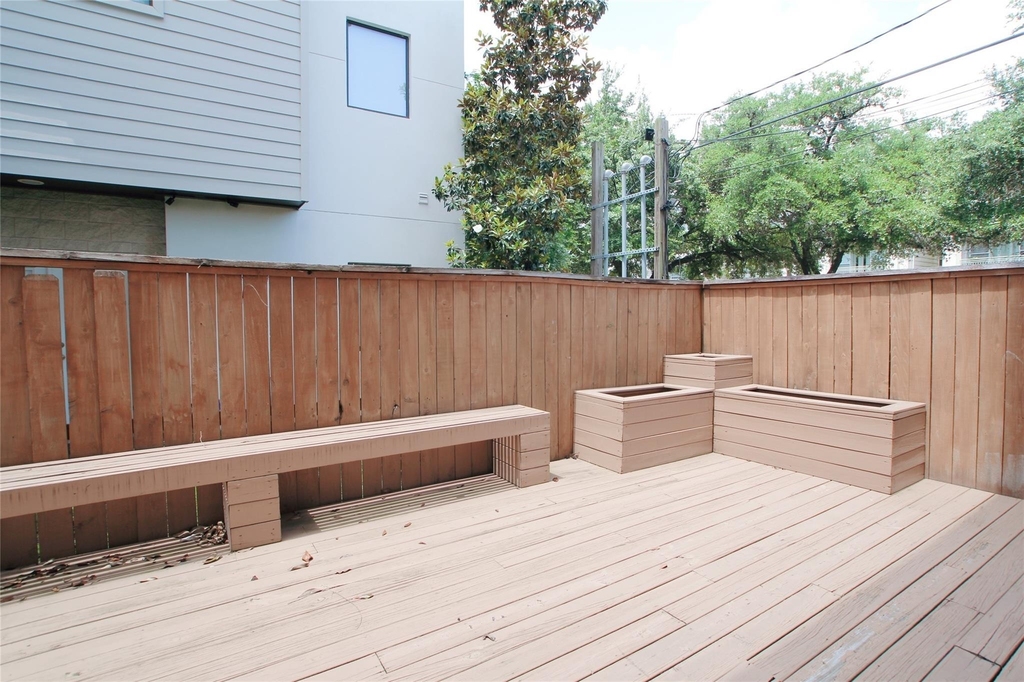 4701 Caroline Street - Photo 36