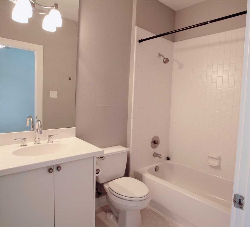 4701 Caroline Street - Photo 26