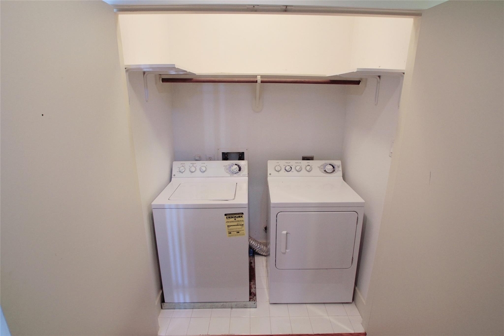 4701 Caroline Street - Photo 24
