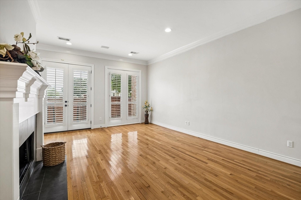 1933 Woodbury Street - Photo 9