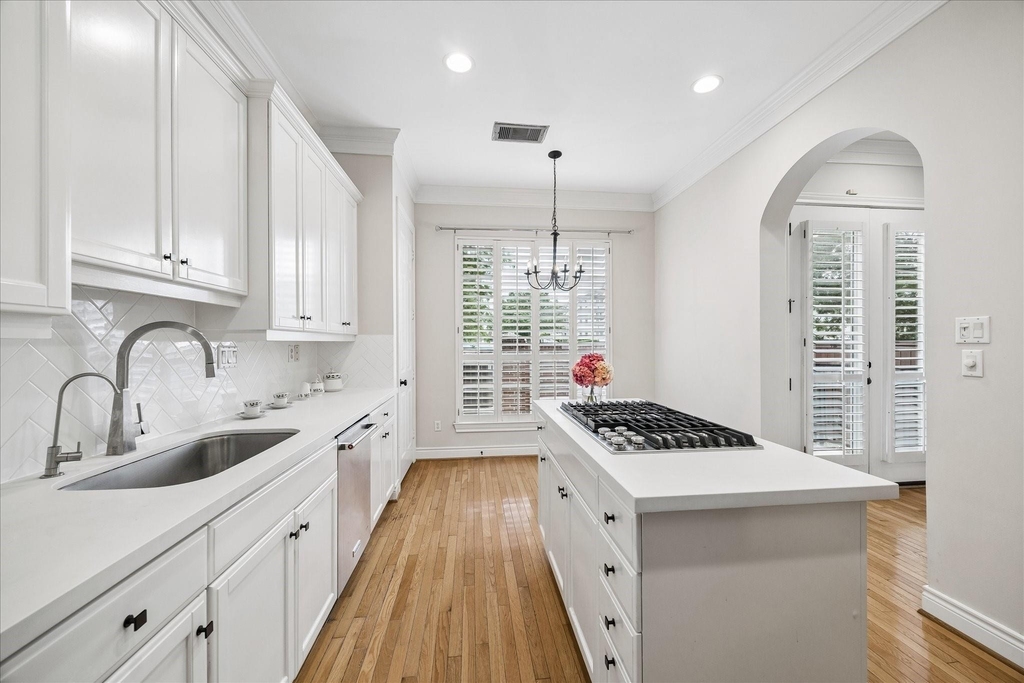 1933 Woodbury Street - Photo 3