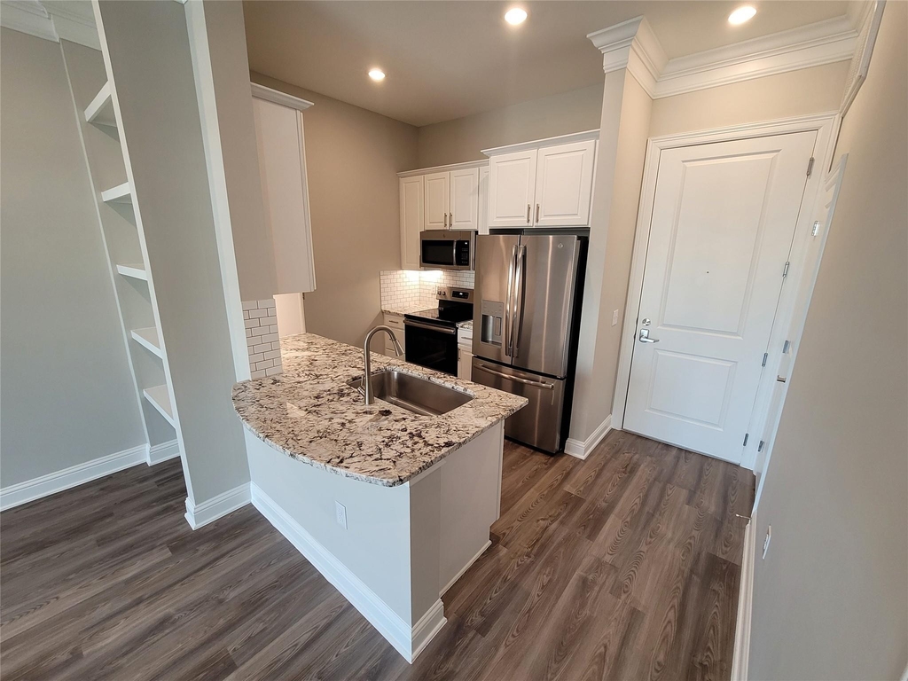 2111 Austin Street - Photo 1
