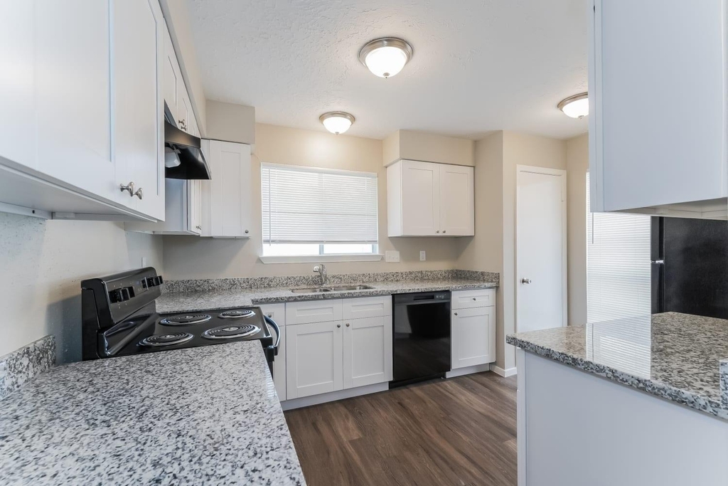 7011 Pickett Drive - Photo 5