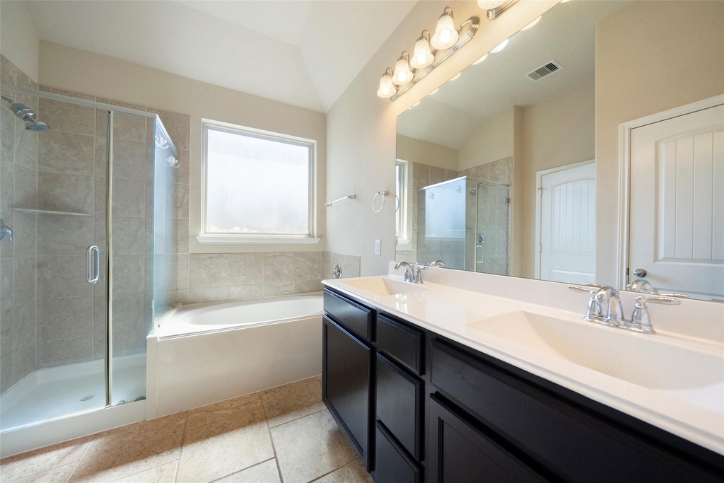 13206 Clover Creek Point Lane - Photo 15
