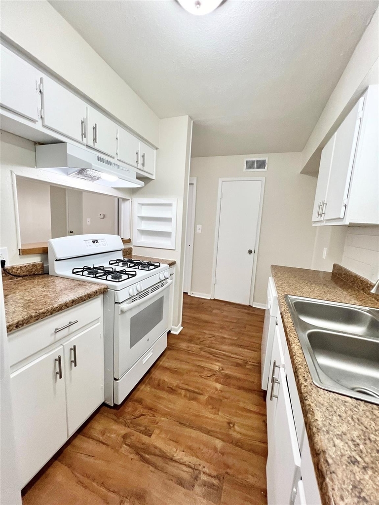 2400 5th Street - Photo 5