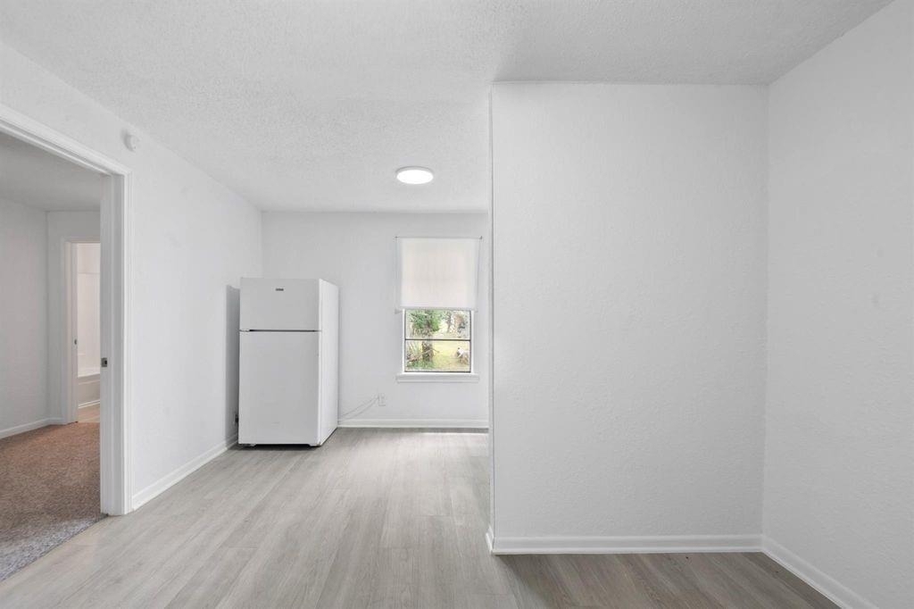 806 East Emily Avenue - Photo 2