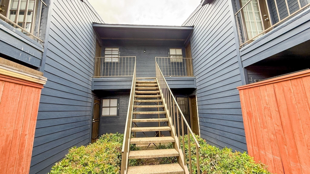 13480 S Thorntree Drive - Photo 1