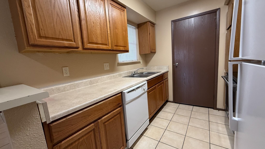 13480 S Thorntree Drive - Photo 12