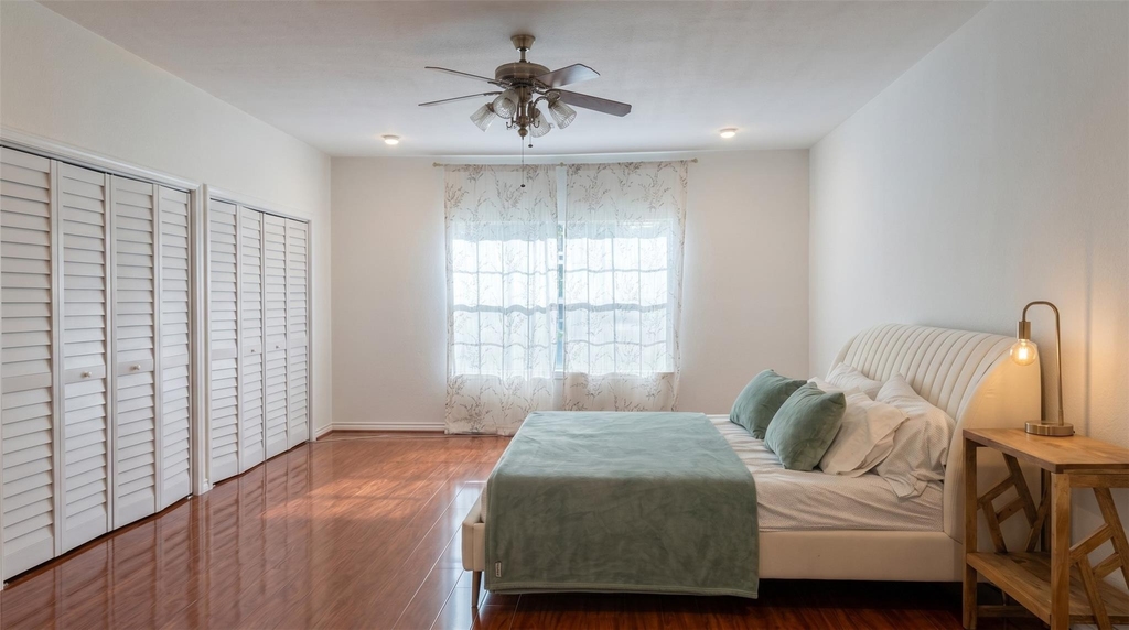 384 Wilcrest Drive - Photo 1