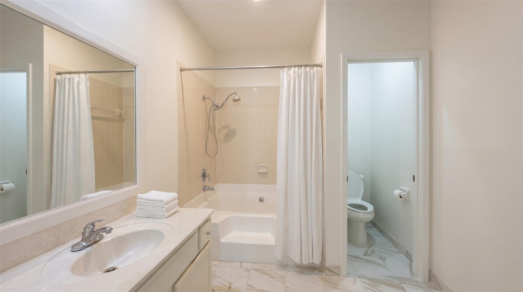 384 Wilcrest Drive - Photo 6