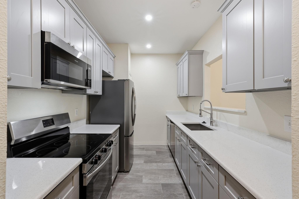 2978 Holly Hall Street - Photo 7