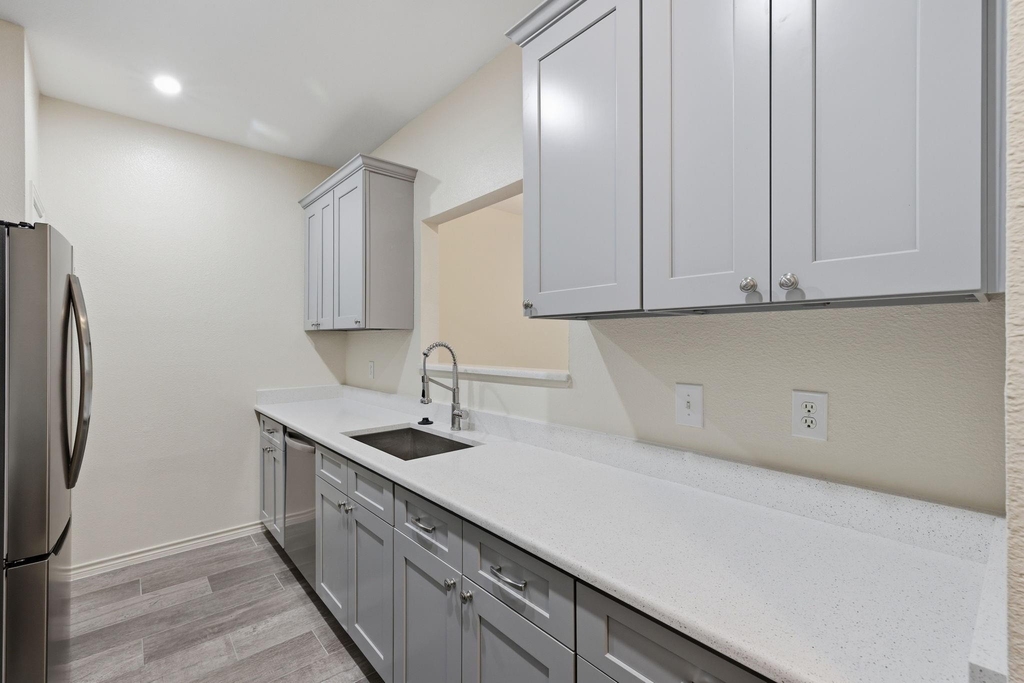 2978 Holly Hall Street - Photo 9