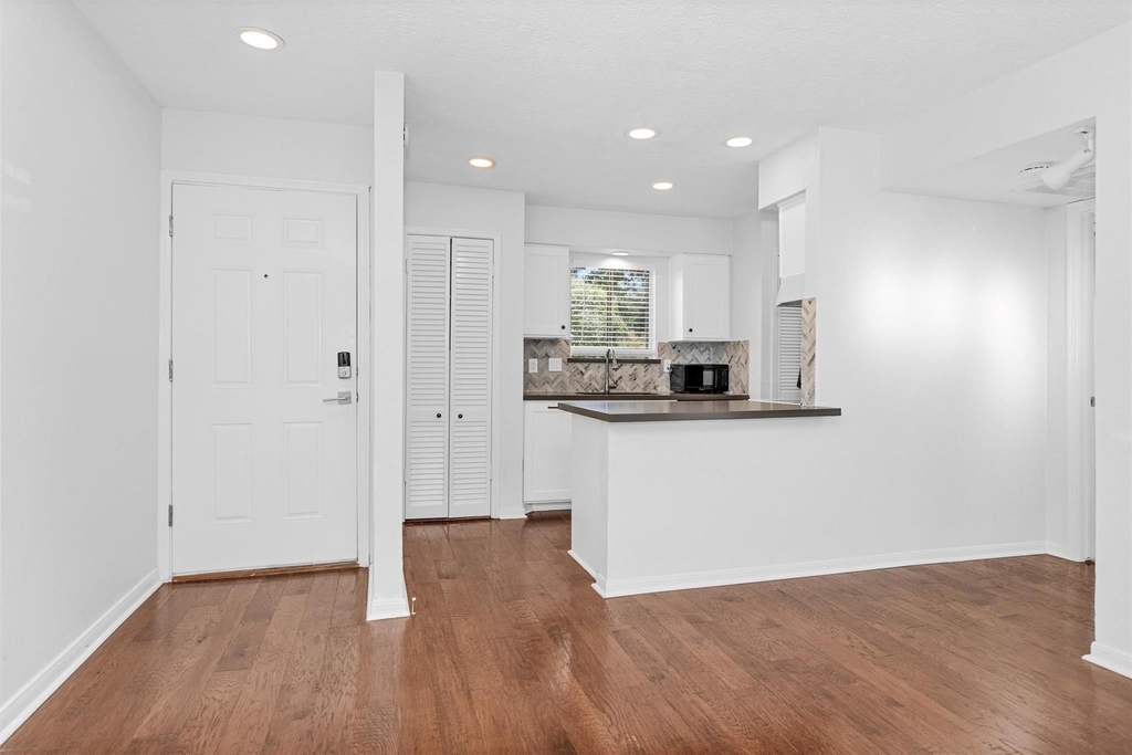 12100 Melville Drive - Photo 6