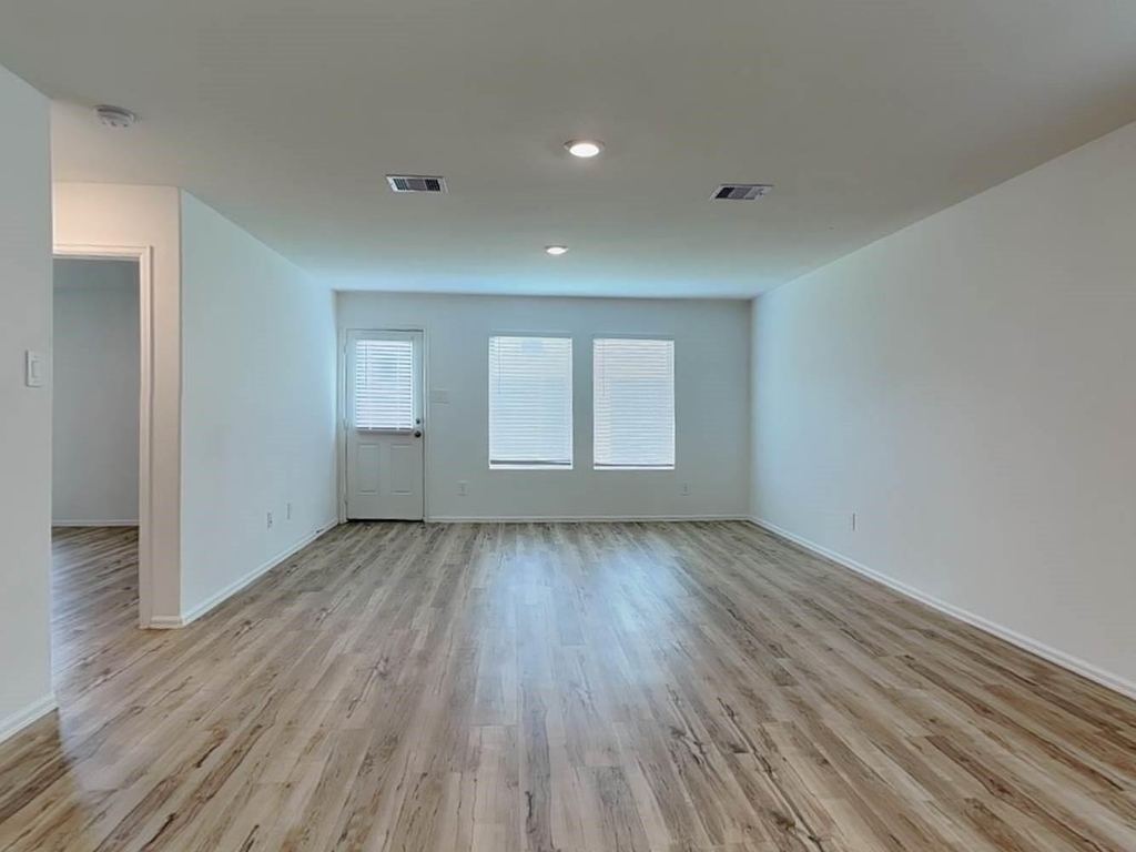 18714 Mercer Falls Drive - Photo 2